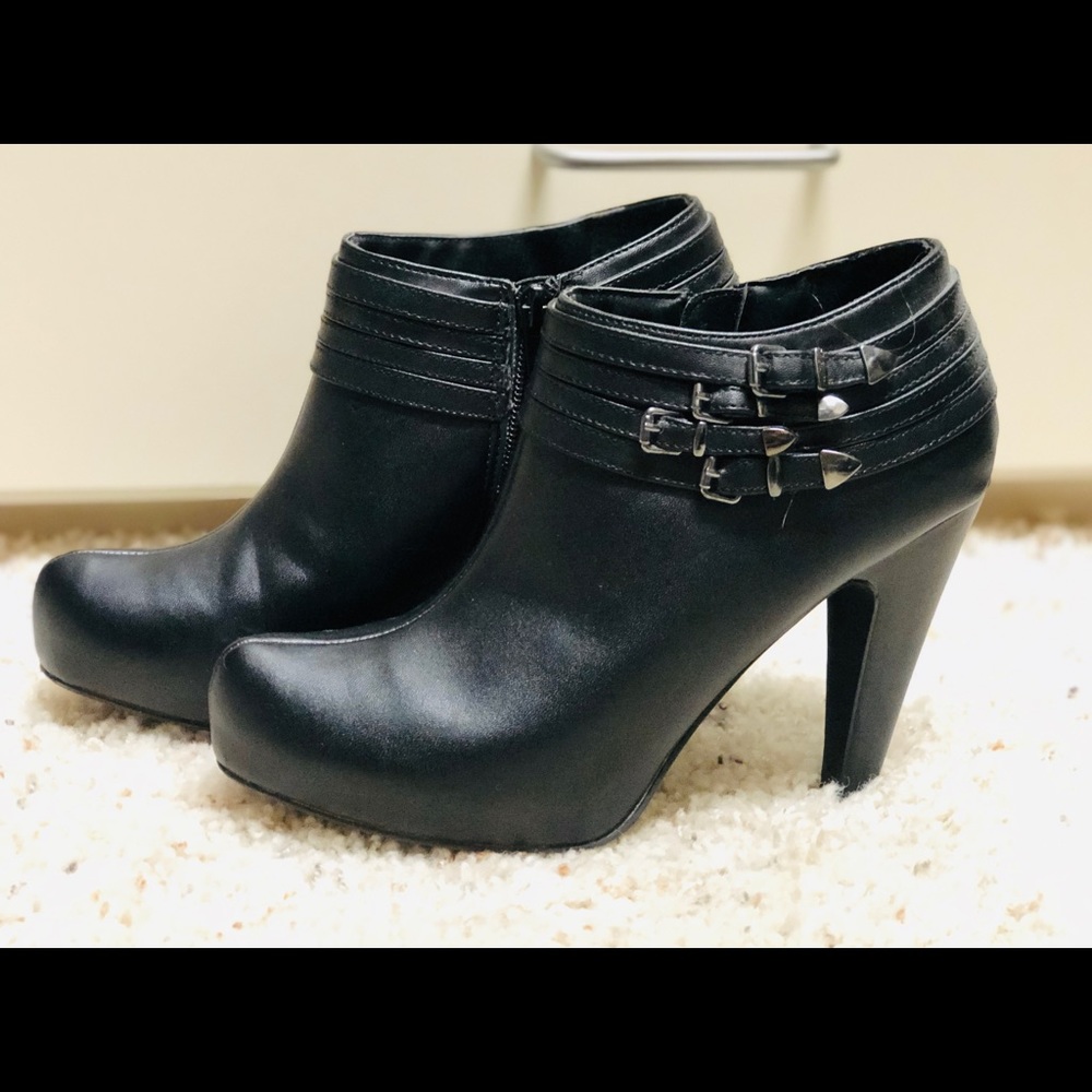 G by GUESS Leather Booties